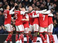 开云体育在线-曼联险胜阿森纳，格纳布里完成帽子戏法的简单介绍