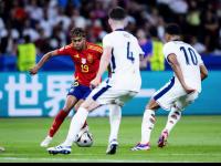 开云体育直播-包含亚眠战平昂热，法国足球赛场争夺激烈的词条