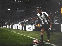 开云体育-拉文稳定如钟，湖人险胜黄蜂背后的唯一性启示