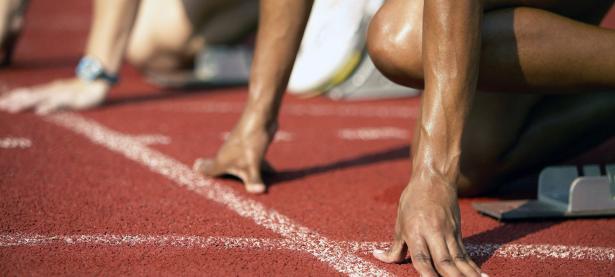 开云体育APP下载-赛道上的毫厘之争，阿隆索领衔阿斯顿马丁，梅赛德斯惊险卫冕