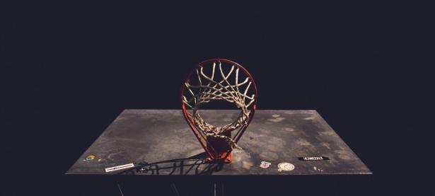 开云体育直播-马丁内利点燃赛场，美国加时险胜韩国书写篮球新篇章