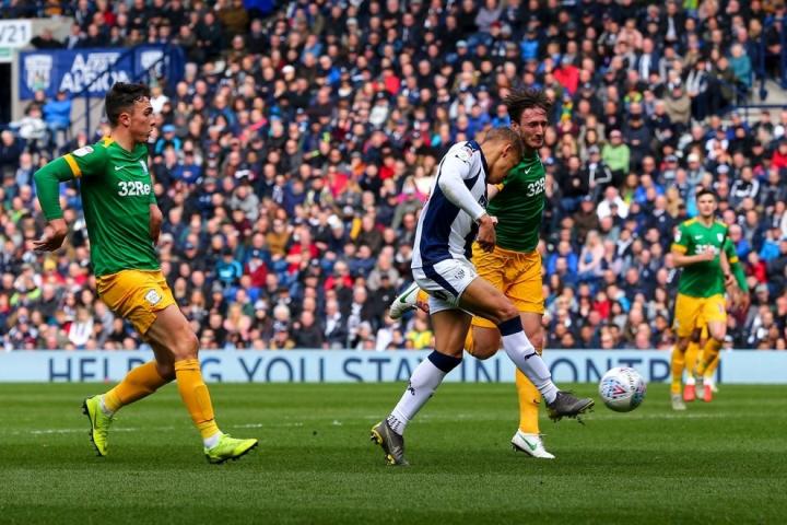 西布朗客场大败狼队,遭遇两连败 西布朗客场大败狼队,遭遇两连败
