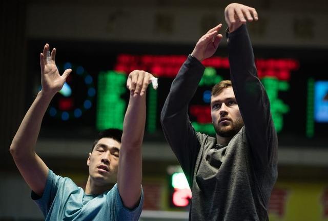 东北联合全队期待胜利,备战火热的简单介绍 东北联合全队期待胜利,备战火热的简单介绍