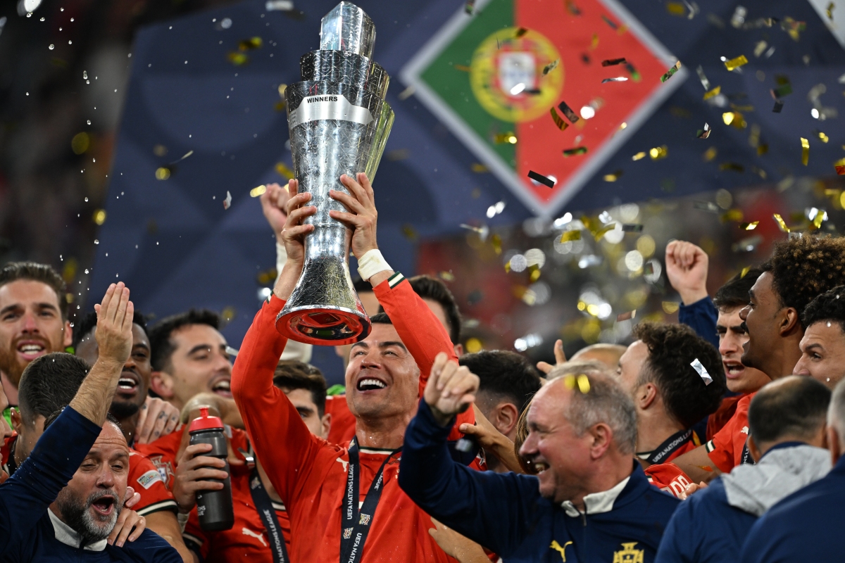 包含欧预赛克罗地亚队向胜利发起冲击的词条