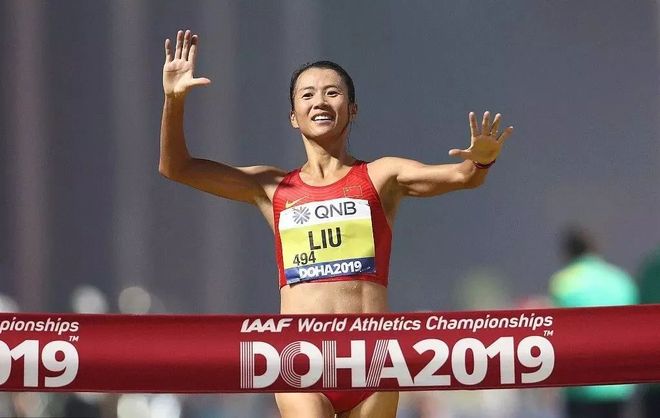 关于巴西选手夺得竞走铜牌，登上领奖台的信息