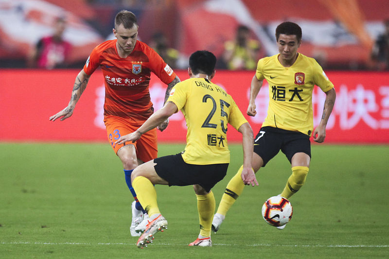 关于富力主场逼平恒大，比赛进程频频变动，胡安努玛助攻连线的信息