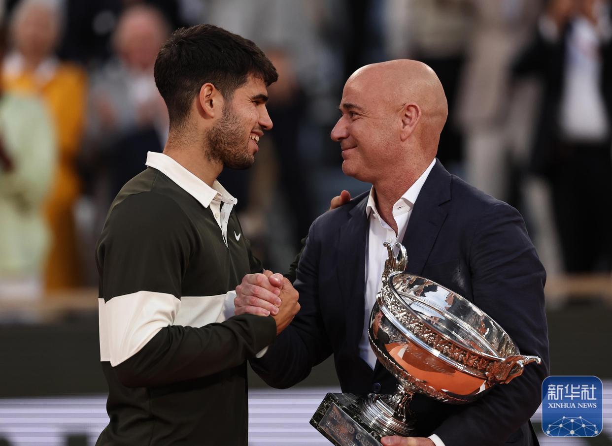 法网力克联合杯，阿尔卡拉斯点燃赛场的简单介绍