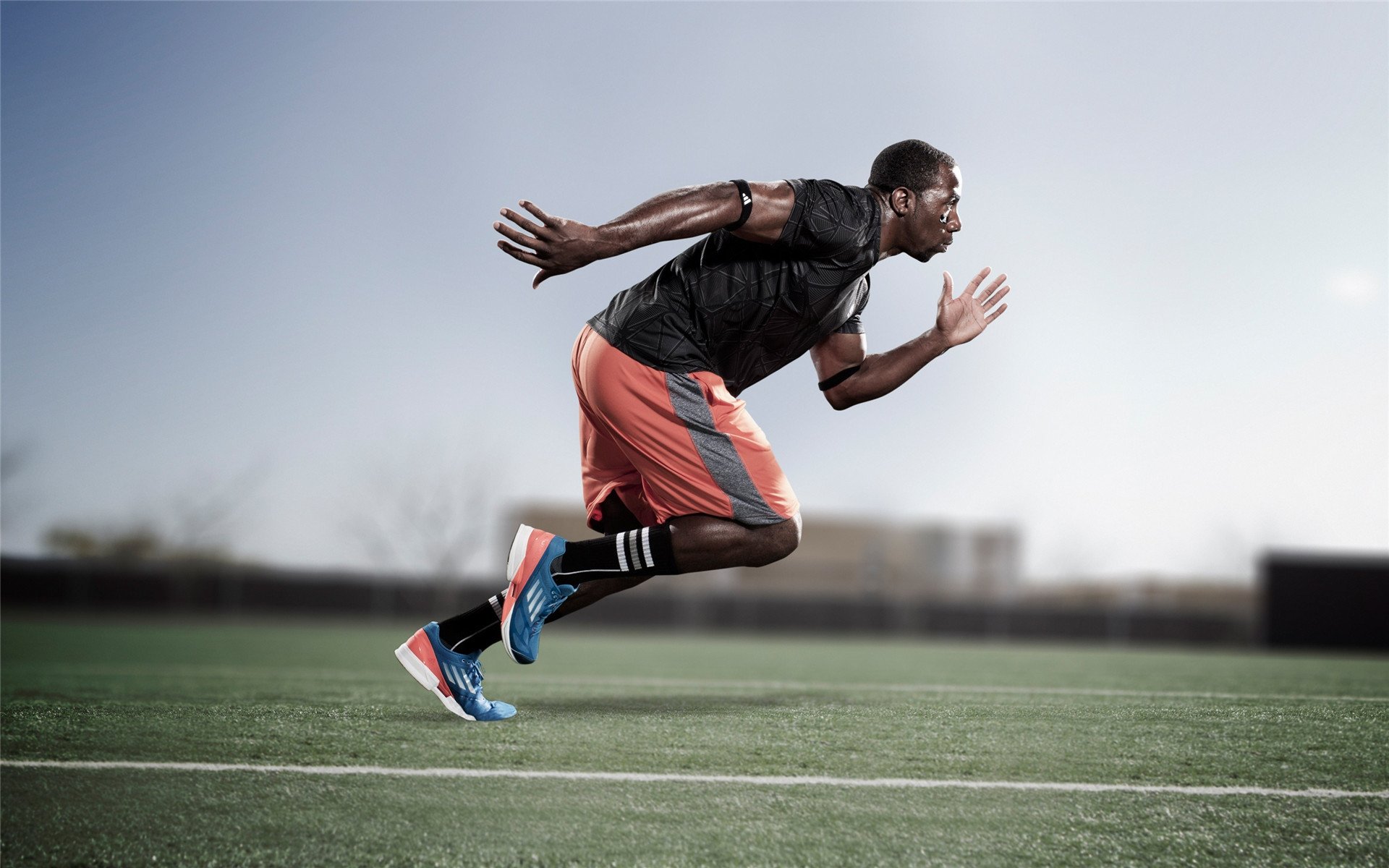 街道狂飙与绿茵终局，F1摩纳哥焦点战与威尔士终结巴黎的体育双城记