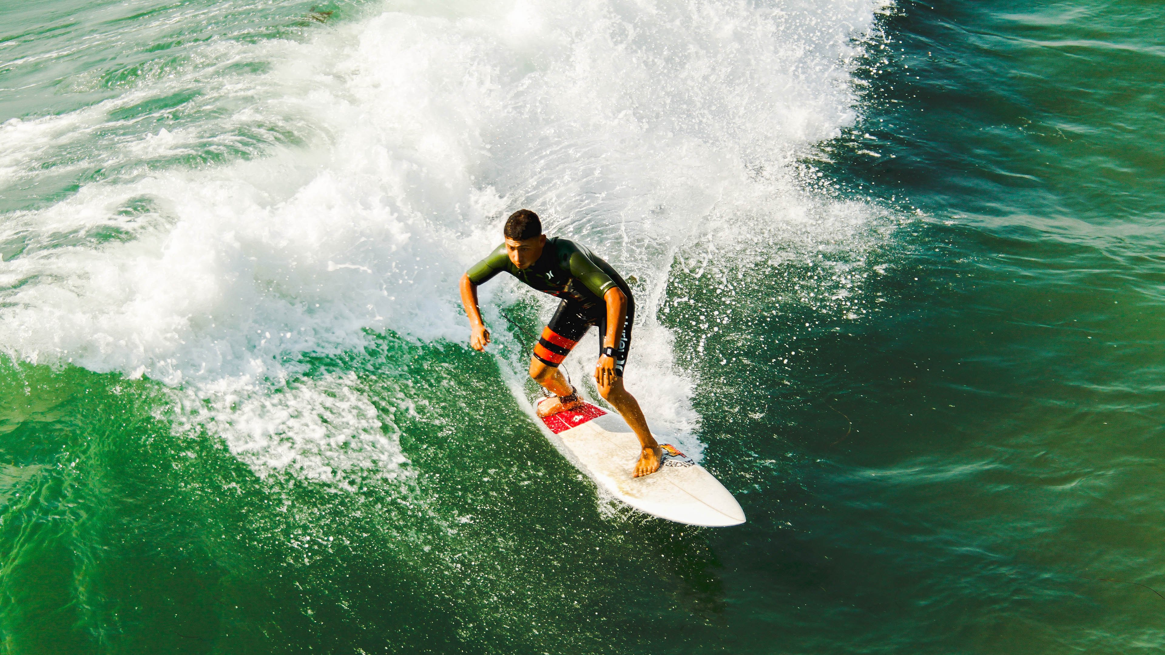 鹈鹕末节风暴席卷太阳，乔治神迹刷新历史纪录