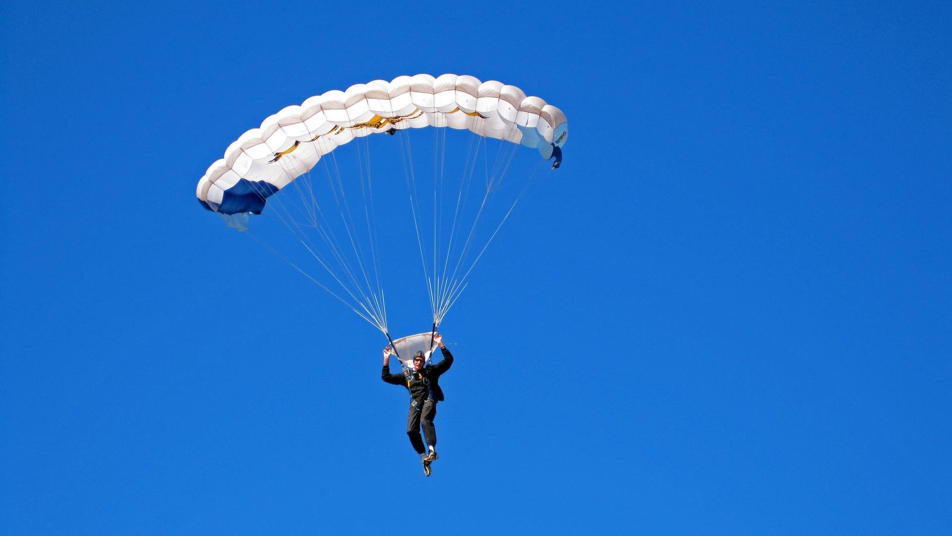 跨越大陆的统治力,从智利橄榄球风暴到托尼的NBA季后赛传奇